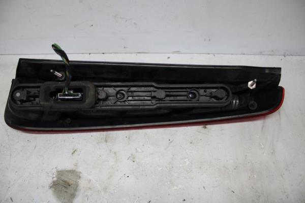 FEU ARRIERE GAUCHE FORD - Vue 2